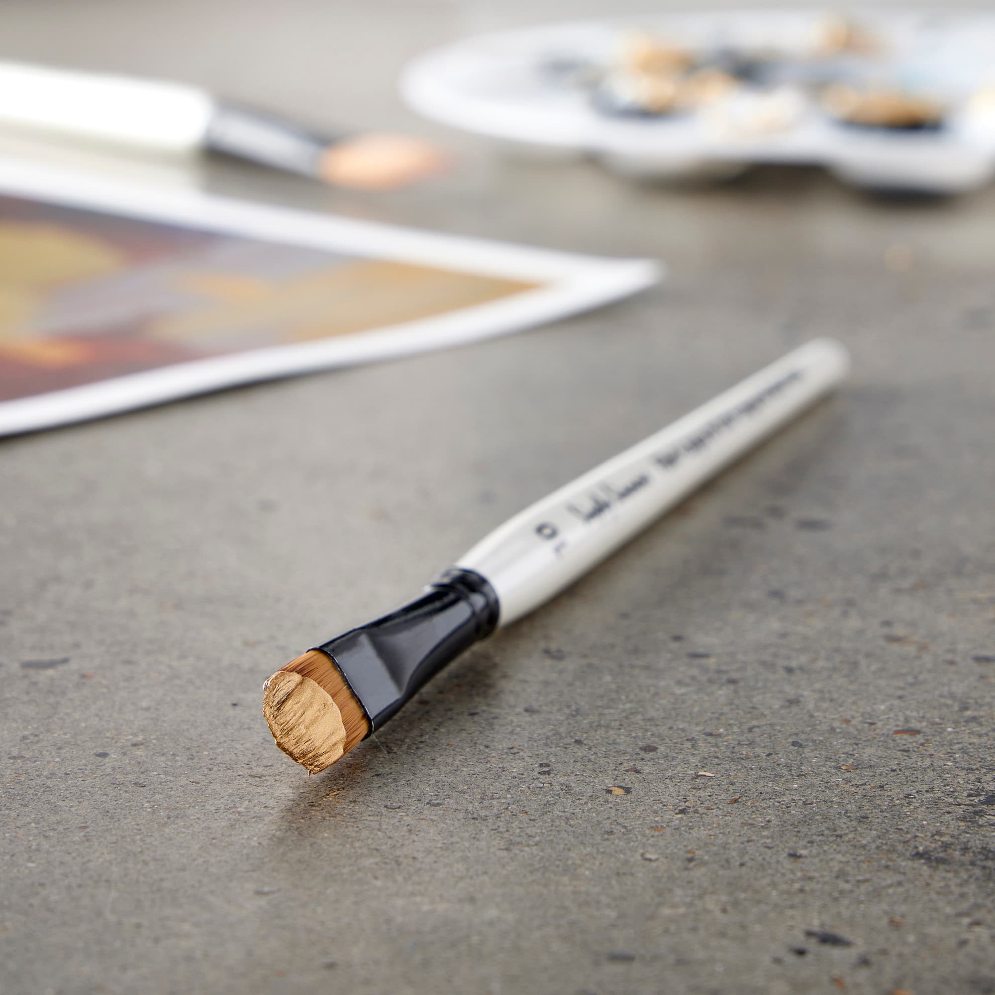 Simply Simmons Short Handle Filbert Brush